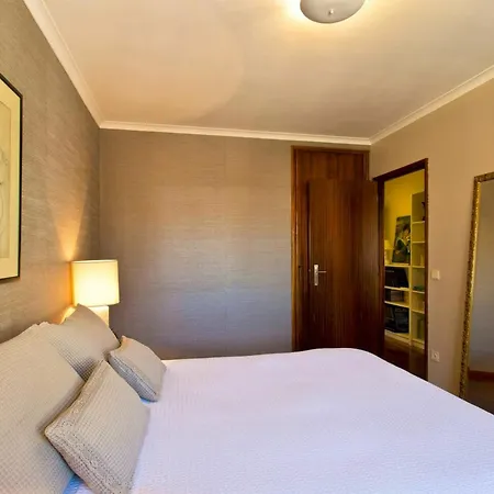Apartment Spacious In With Terrace Porto
