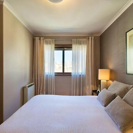 Spacious In With Terrace *