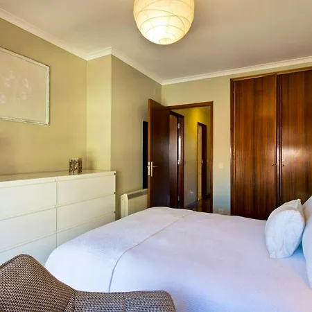 Apartment Spacious In With Terrace Porto