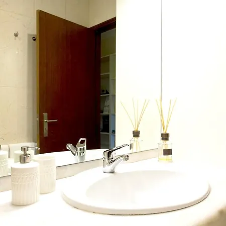 Spacious In With Terrace * Porto