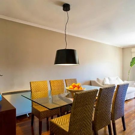 Spacious In With Terrace Apartment *