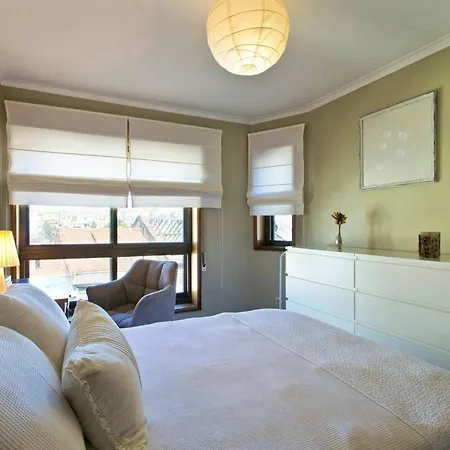 Spacious In With Terrace *